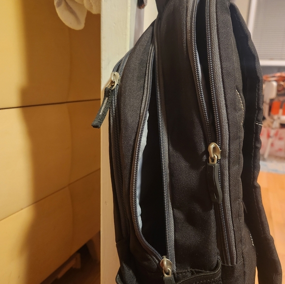 Samsonite Backpack - Picture 8 of 9